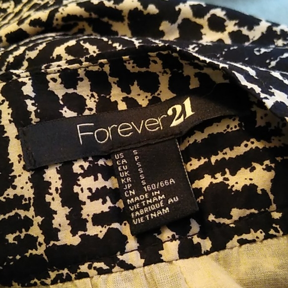 Cute Forever 21 skirt, size Small - Picture 3 of 4